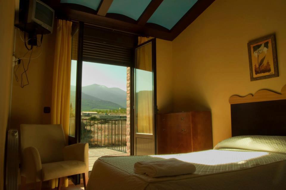 Hotel El Comendador Añón מראה חיצוני תמונה